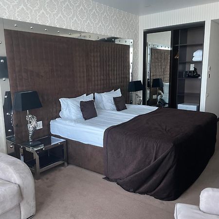 Maristella Marine Residense Hotel Apartment Одесса Экстерьер фото